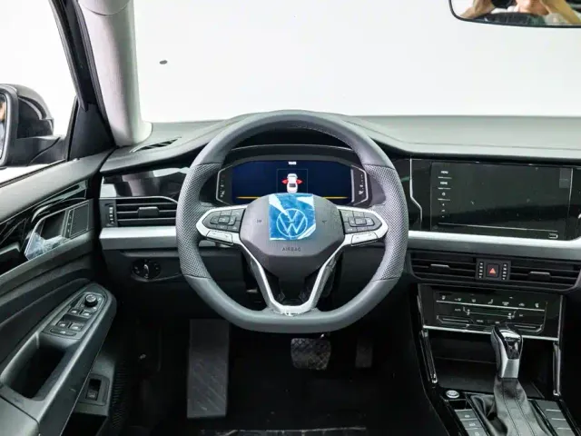 Volkswagen Passat — Фото автомобиля 15