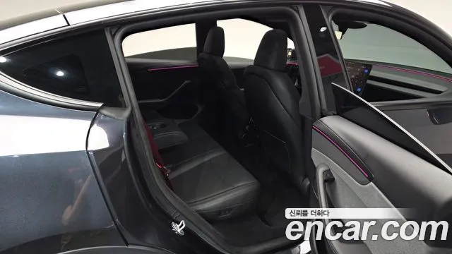 Tesla Model Y — Фото автомобиля 18