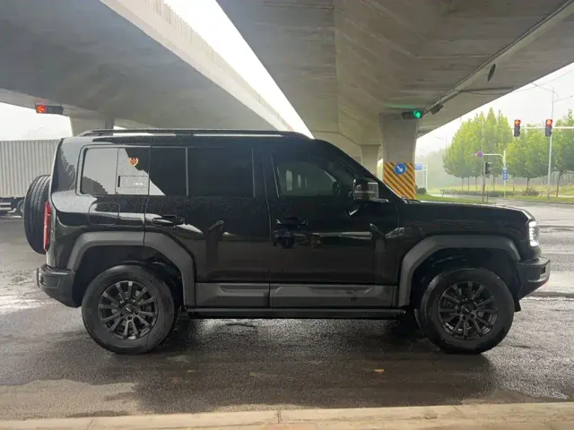 BYD FangChengBao Leopard 5 — Фото автомобиля 6