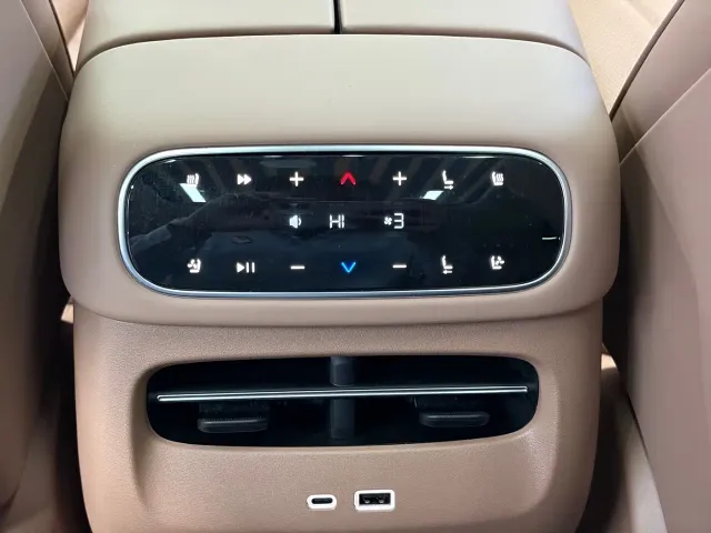 Leapmotor C11 — Фото автомобиля 10