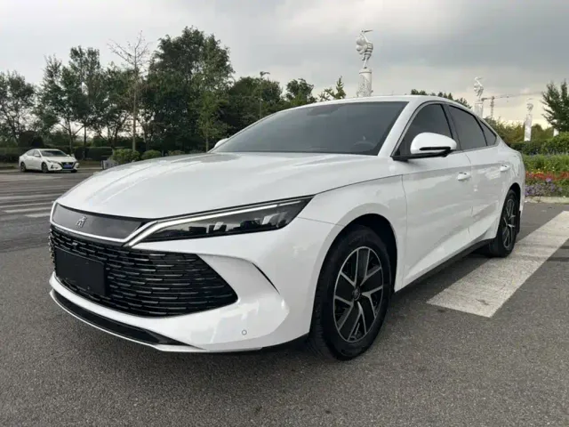 Фотография автомобиля — BYD Qin L