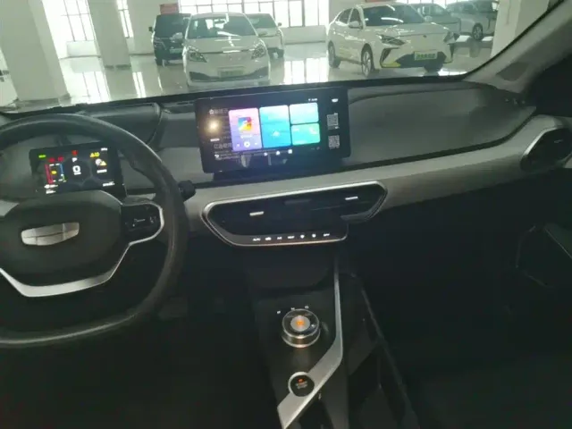 Geely Geometry A — Фото автомобиля 12