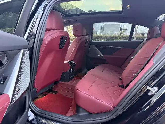 BMW 5 Series — Фото автомобиля 9