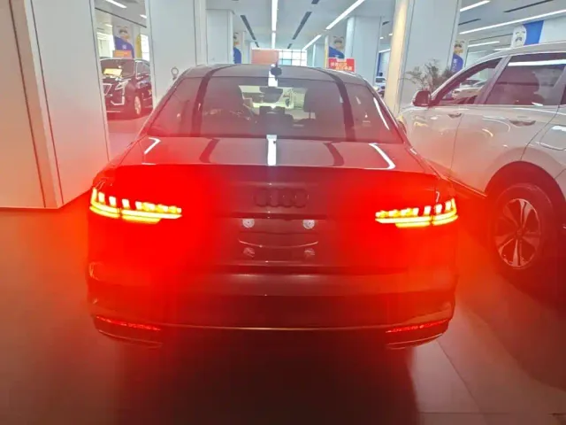 Audi A4L — Фото автомобиля 5