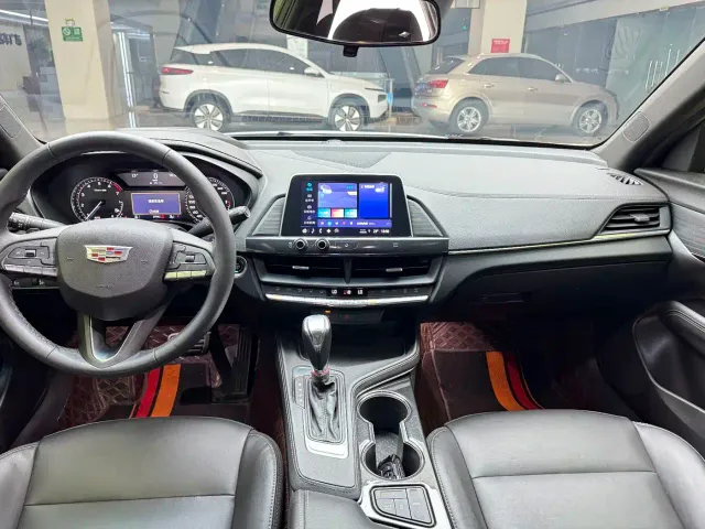 Cadillac CT4 — Фото автомобиля 5