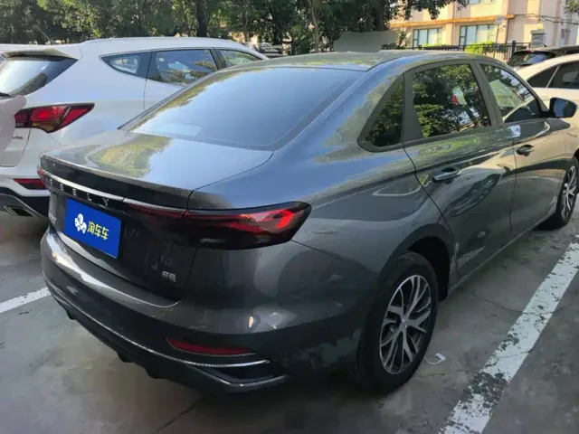 Geely Emgrand — Фото автомобиля 3
