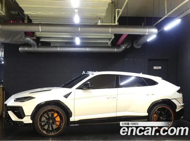 Lamborghini Urus — Фото автомобиля 3