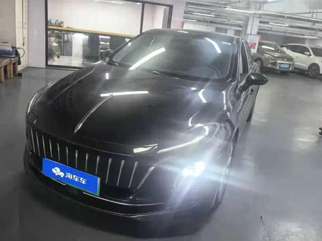 Фотография автомобиля — Hongqi E-QM5