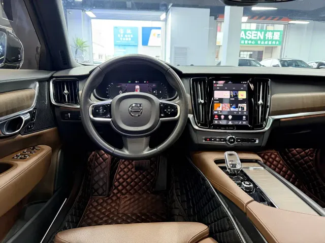 Volvo S90 — Фото автомобиля 7