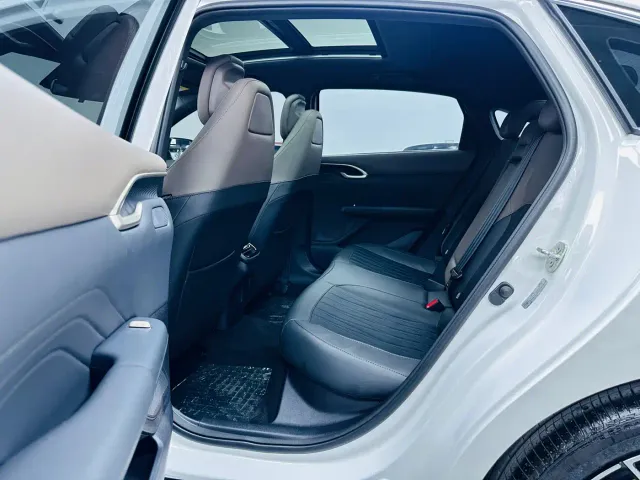 Changan Eado — Фото автомобиля 9