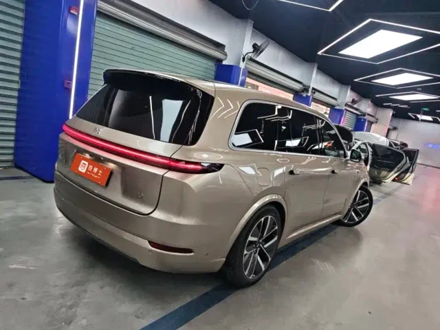 Li Auto L9 — Фото автомобиля 2