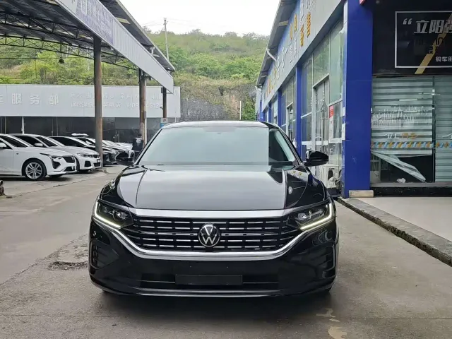 Volkswagen Passat — Фото автомобиля 2