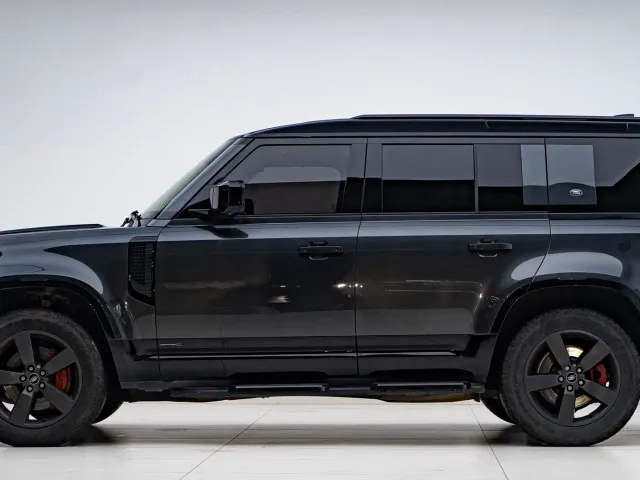 Land Rover Defender — Фото автомобиля 6