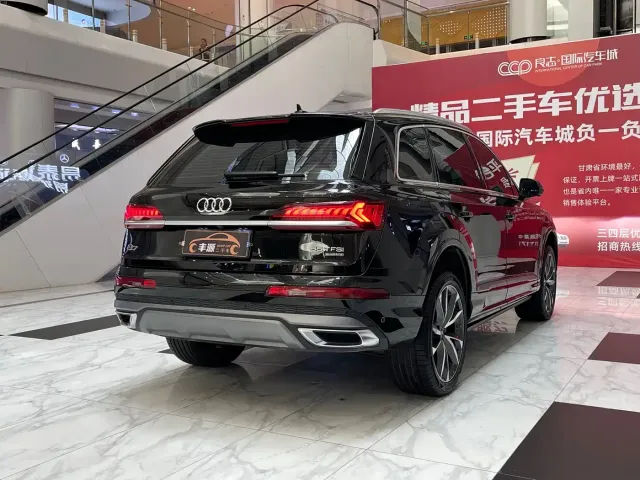 Audi Q7 — Фото автомобиля 29