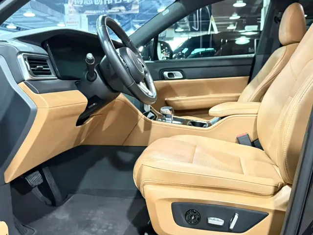 Li Auto ONE — Фото автомобиля 4