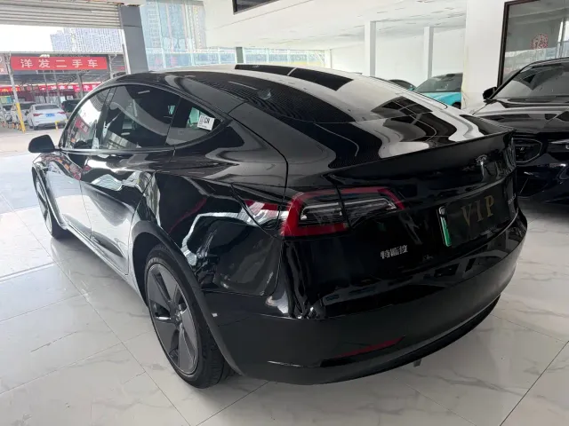 Tesla Model 3 — Фото автомобиля 7