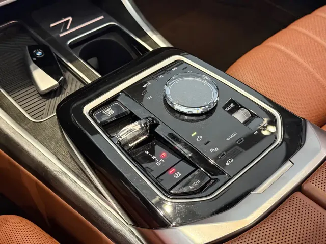 BMW 7 Series — Фото автомобиля 9