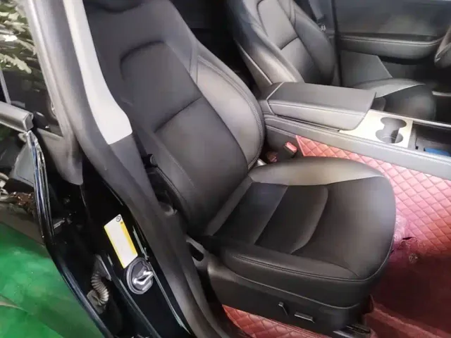 Tesla Model Y — Фото автомобиля 24
