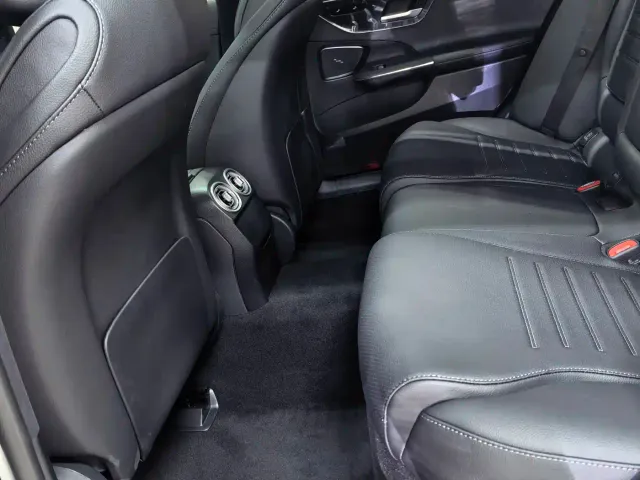 Mercedes-Benz C-Class — Фото автомобиля 7