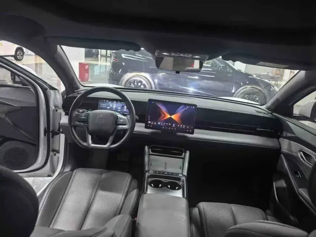 BYD Qin L — Фото автомобиля 4