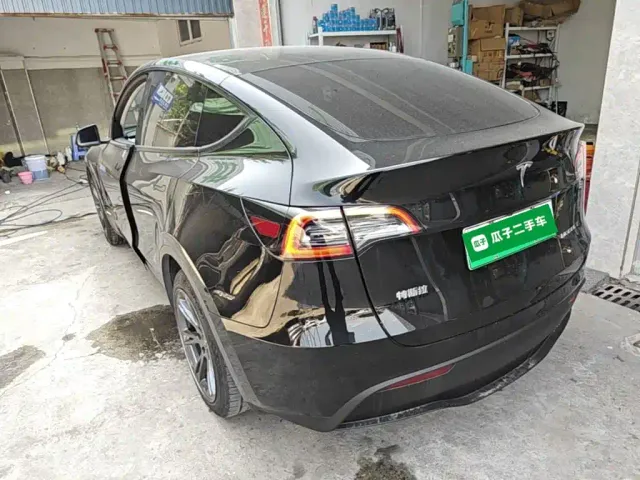 Tesla Model Y — Фото автомобиля 4