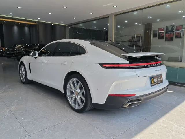 Porsche Panamera — Фото автомобиля 19