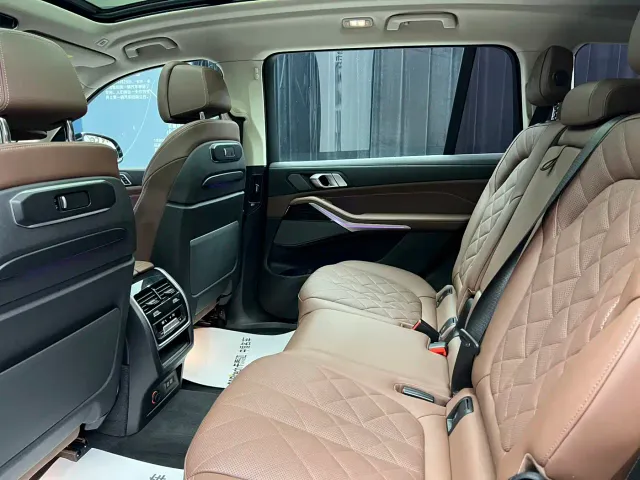 BMW X7 — Фото автомобиля 8
