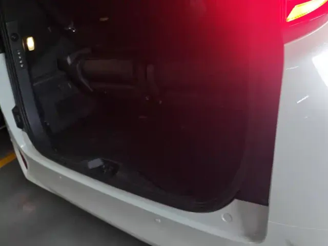 Toyota Alphard — Фото автомобиля 4
