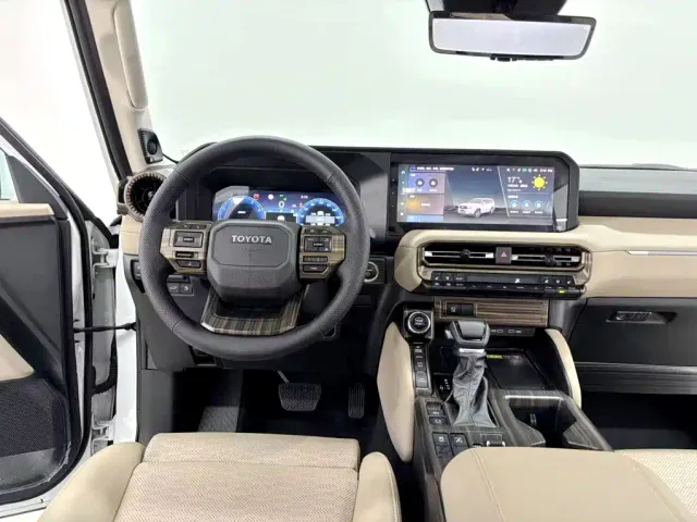 Toyota Prado — Фото автомобиля 12