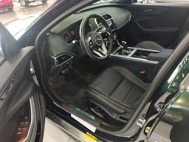 Jaguar XEL — Фото автомобиля 15