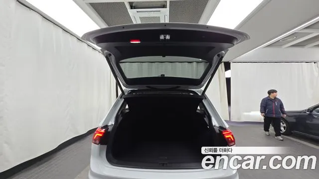 Volkswagen Tiguan Tiguan 2 поколение 2.0 TDI Prestige — Фото автомобиля 20