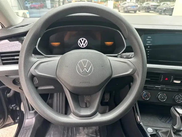 Volkswagen Passat — Фото автомобиля 10