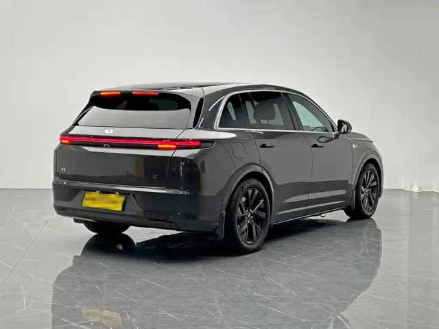 Li Auto L7 — Фото автомобиля 6