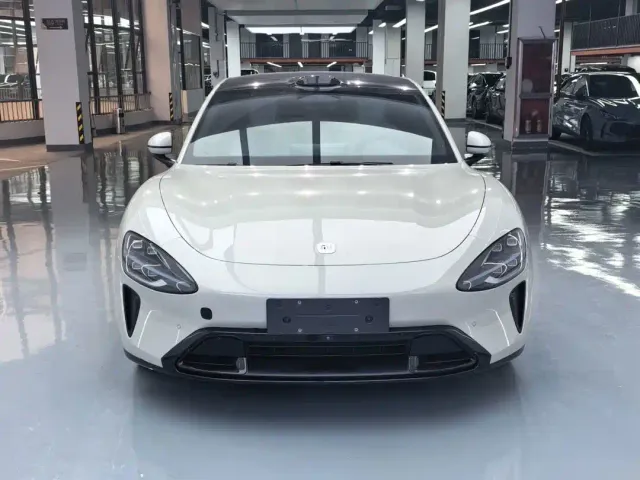 Xiaomi SU7 — Фото автомобиля 2