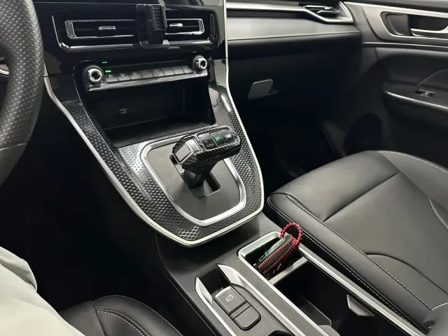 Haval M6 — Фото автомобиля 15