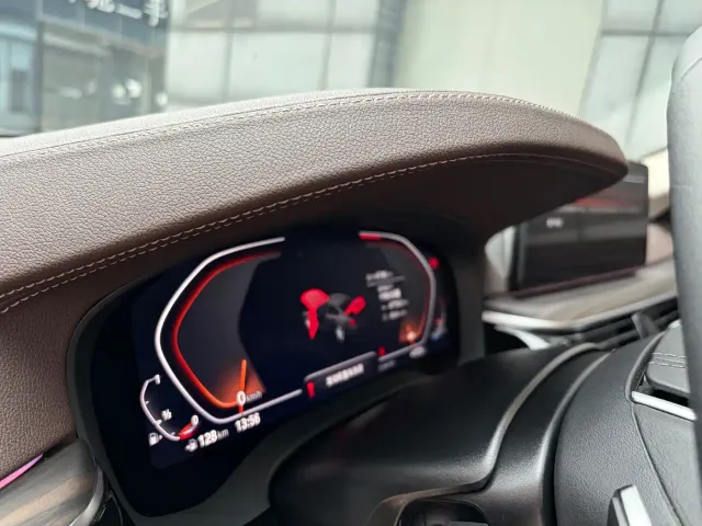 BMW 5 Series — Фото автомобиля 13