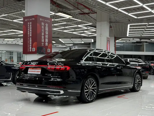Audi A8 — Фото автомобиля 4