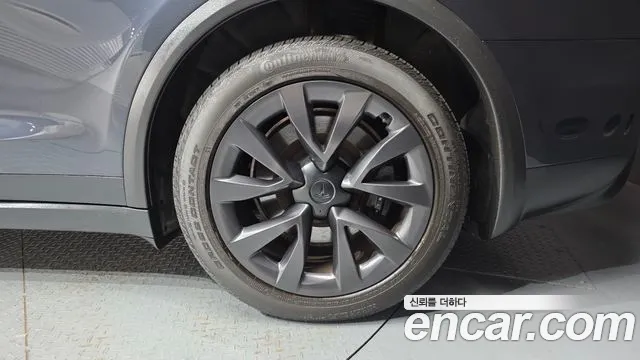 Tesla Model X — Фото автомобиля 6