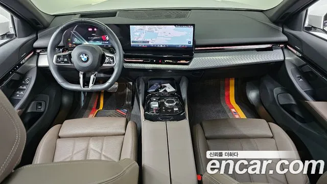 BMW 5 Series G60 — Фото автомобиля 10