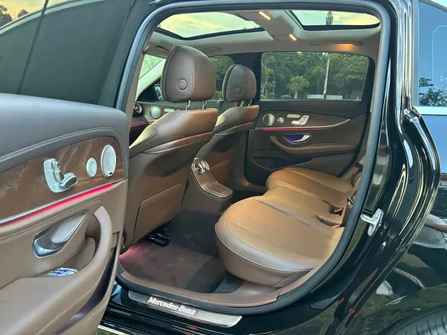 Mercedes-Benz E-Class — Фото автомобиля 7