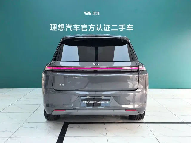Li Auto L8 — Фото автомобиля 17