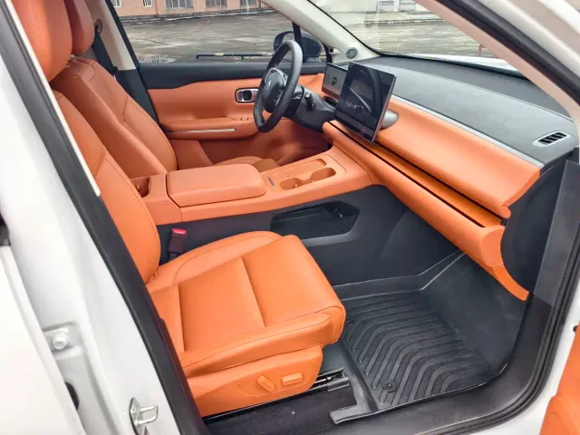 Leapmotor C10 — Фото автомобиля 14