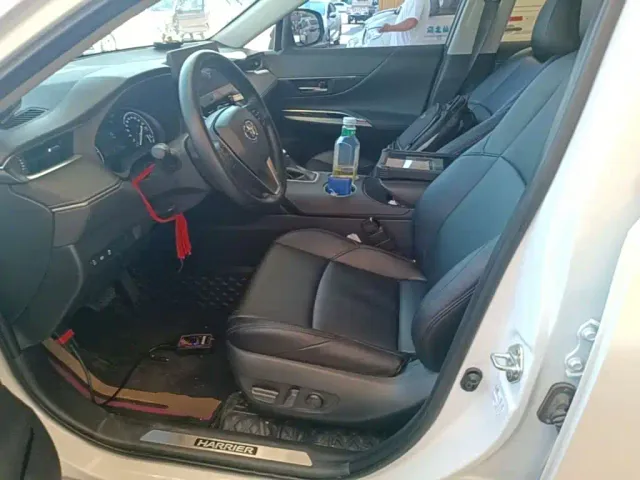 Toyota Harrier — Фото автомобиля 14