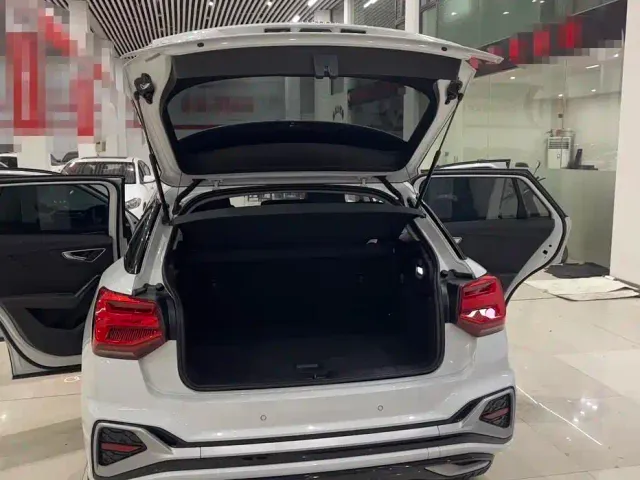 Audi Q2L — Фото автомобиля 19