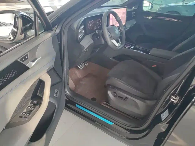 Volkswagen Tiguan L — Фото автомобиля 20