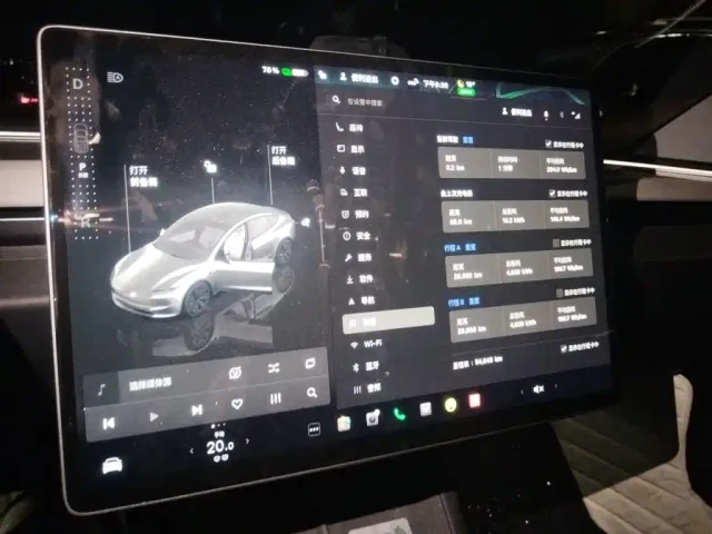 Tesla Model 3 — Фото автомобиля 7