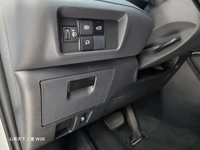 Toyota Highlander — Фото автомобиля 6