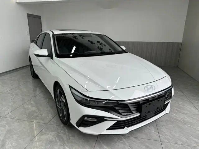 Hyundai Elantra — Фото автомобиля 3