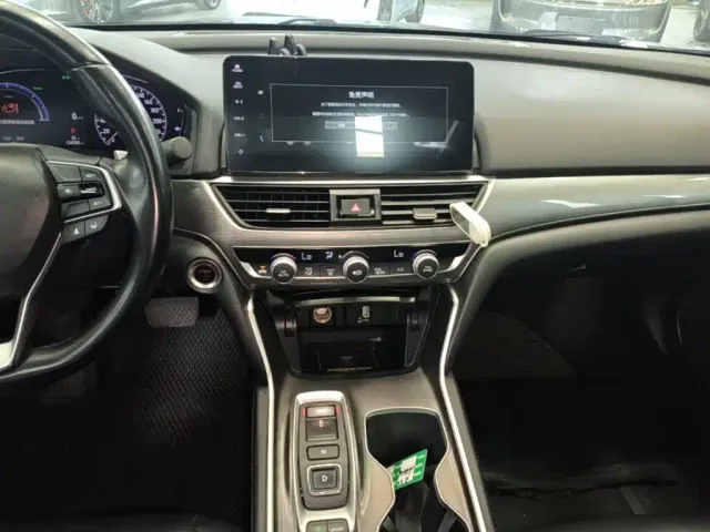 Honda Accord — Фото автомобиля 12