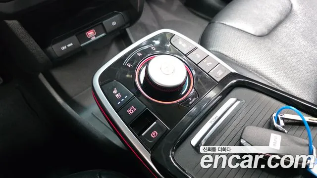 Kia Niro — Фото автомобиля 12